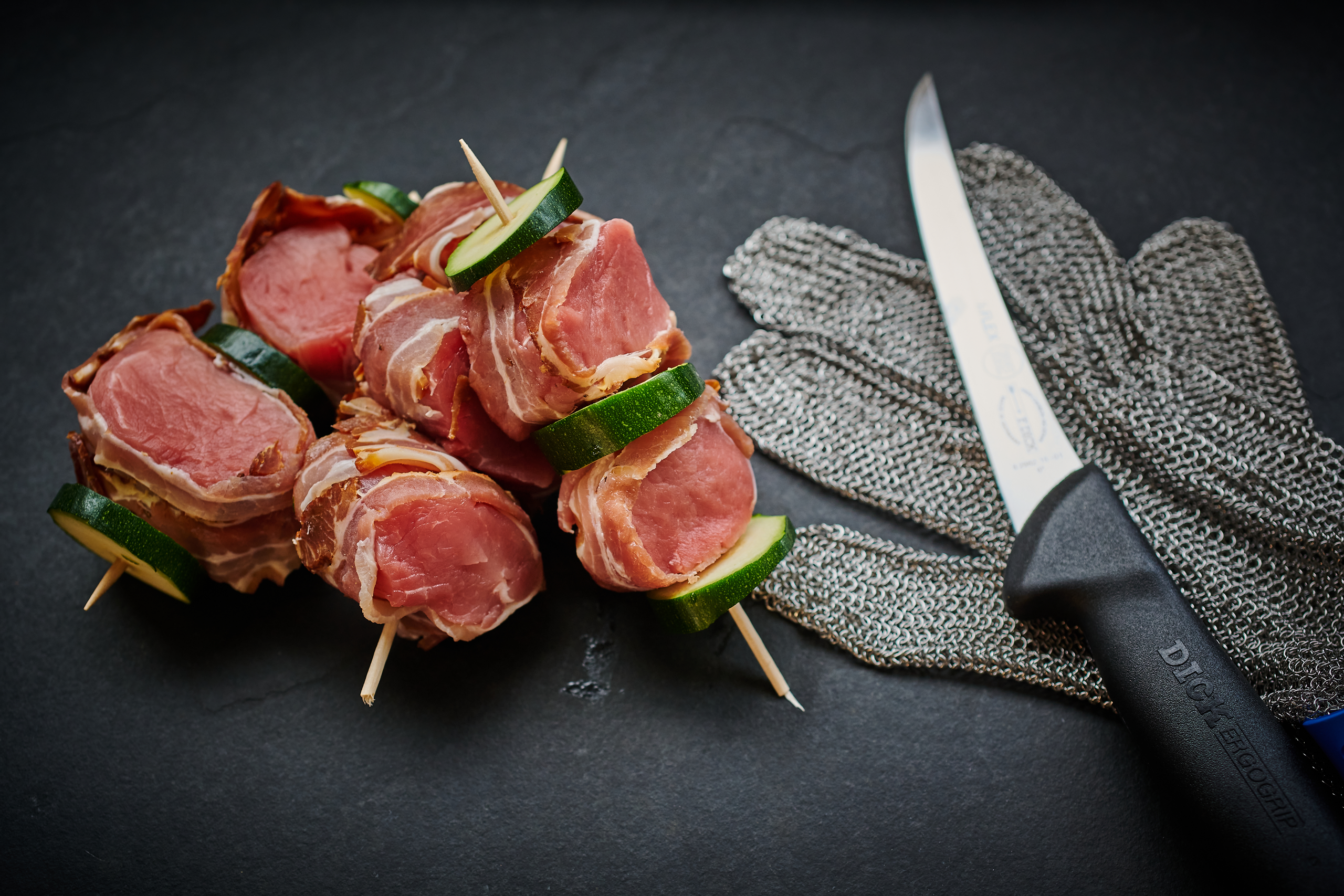 Schweinefilet in Bacon eingewickelt auf Spiessen